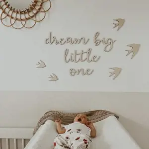 lovel.cz Drevený nápis na stenu - Dream big little one